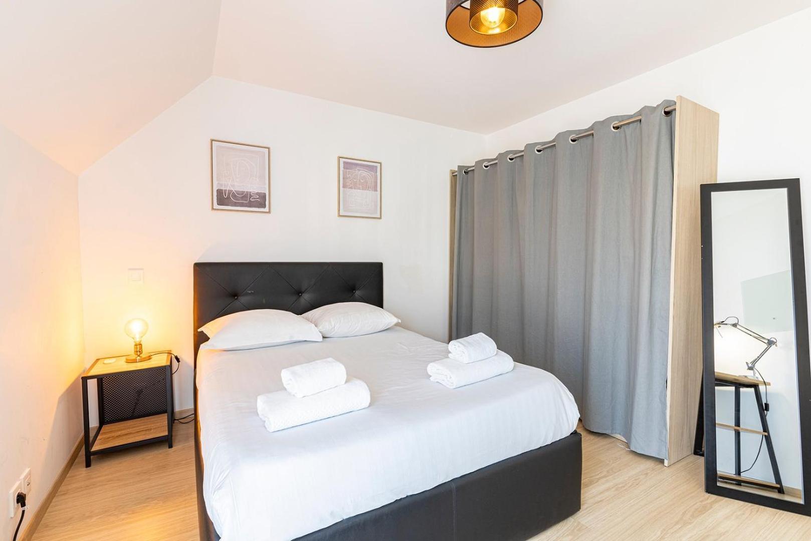Ferienwohnung Le Maginot, T4 De Standing, Terrasse Et Parking Rennes Exterior foto
