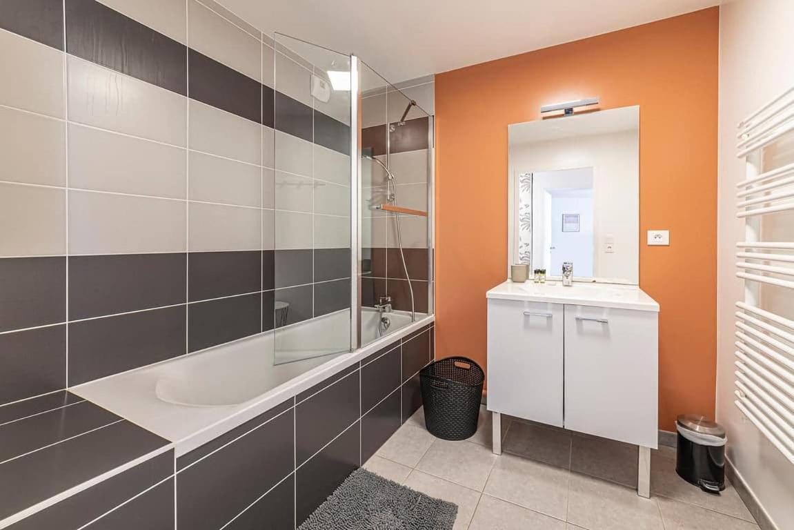 Ferienwohnung Le Maginot, T4 De Standing, Terrasse Et Parking Rennes Exterior foto