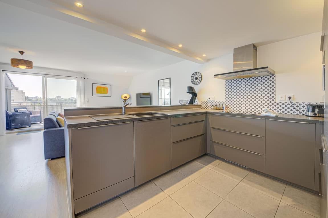Ferienwohnung Le Maginot, T4 De Standing, Terrasse Et Parking Rennes Exterior foto